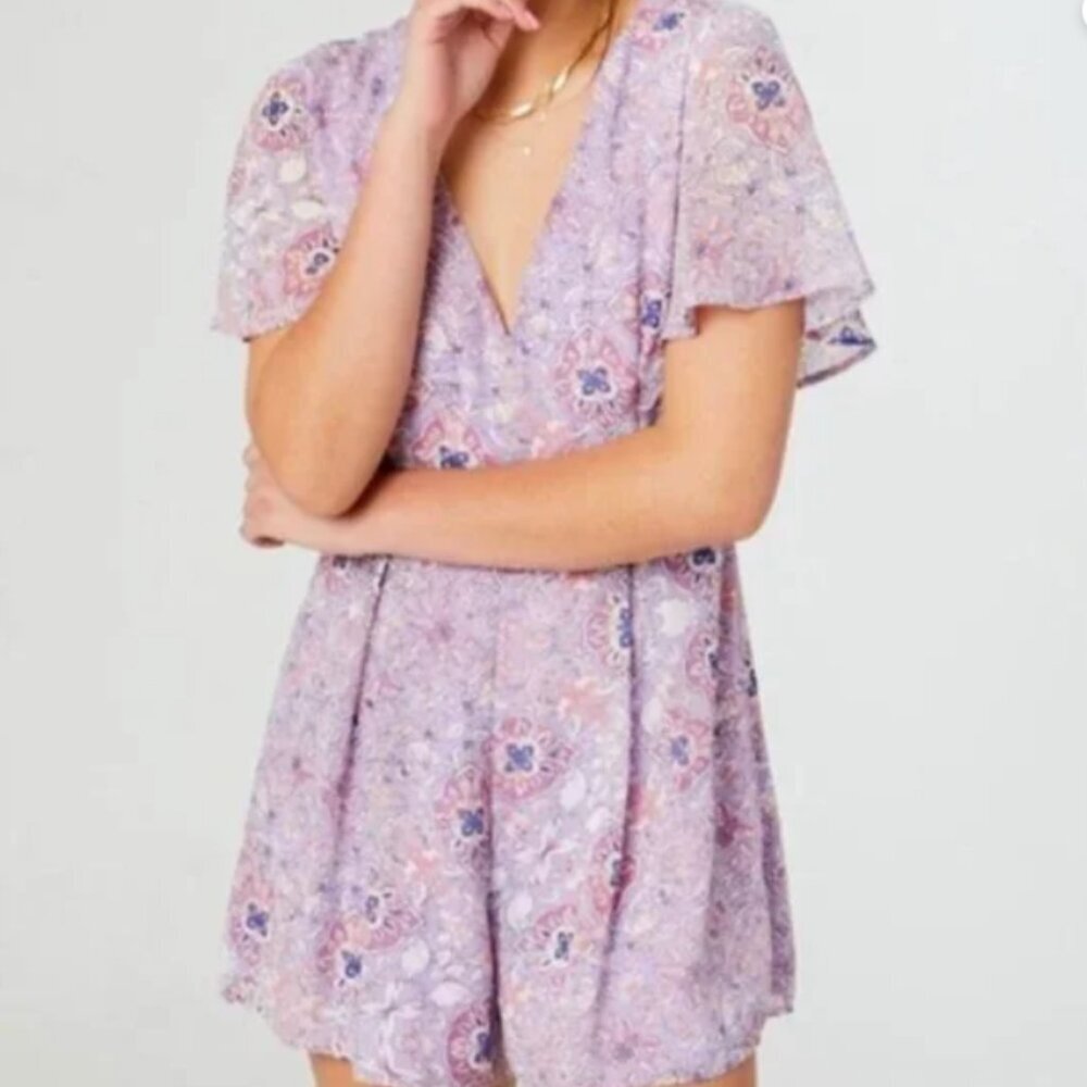 Altar'd State Romper Womens‎ Size Small Lavender Purple Floral Flowy Boho V-Neck